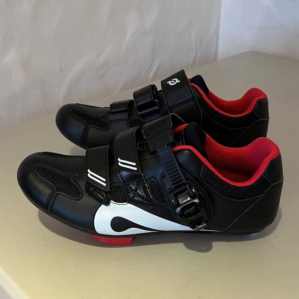Peloton Cycling Shoes w/ cleats! Size 39